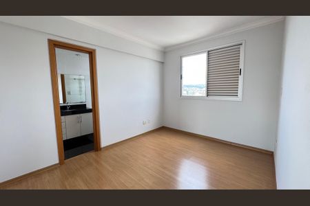 Apartamento à venda com 115m², 4 quartos e 2 vagasQuarto