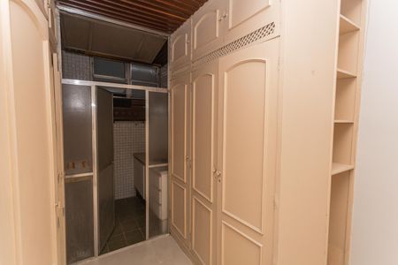 Apartamento para alugar com 100m², 3 quartos e sem vaga Apartamento para alugar com 100m², 3 quartos e sem vagaCloset da Suíte