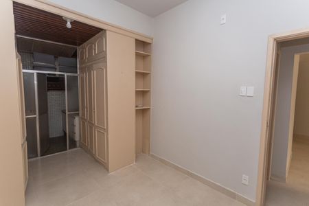 Apartamento para alugar com 100m², 3 quartos e sem vaga Apartamento para alugar com 100m², 3 quartos e sem vagaSuíte