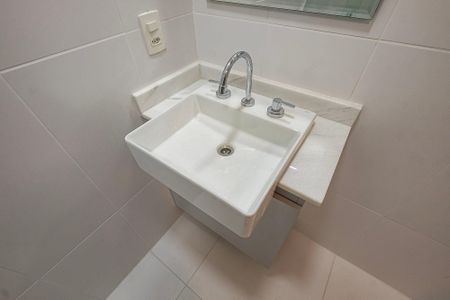 Banheiro de apartamento à venda com 1 quarto, 30m² em Perdizes, São Paulo