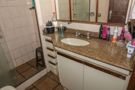 Casa à venda com 250m², 3 quartos e 2 vagasBanheiro