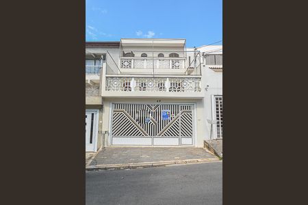 Casa para alugar com 270m², 5 quartos e 3 vagasFachada