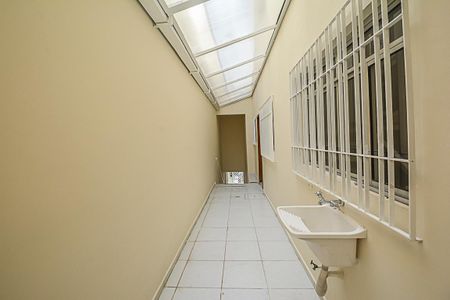 Casa para alugar com 270m², 5 quartos e 3 vagasCorredor