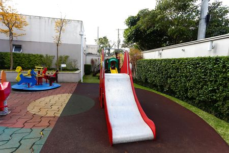 Apartamento à venda com 81m², 3 quartos e 2 vagas Apartamento à venda com 81m², 3 quartos e 2 vagasÁrea comum - Playground