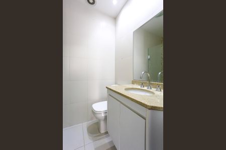 Apartamento à venda com 81m², 3 quartos e 2 vagas Apartamento à venda com 81m², 3 quartos e 2 vagasBanheiro