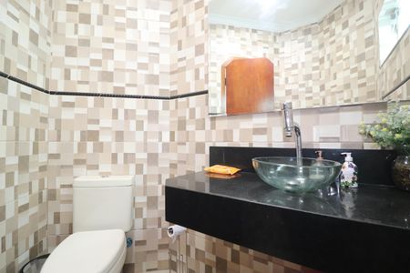 Casa à venda com 244m², 3 quartos e 2 vagasLavabo