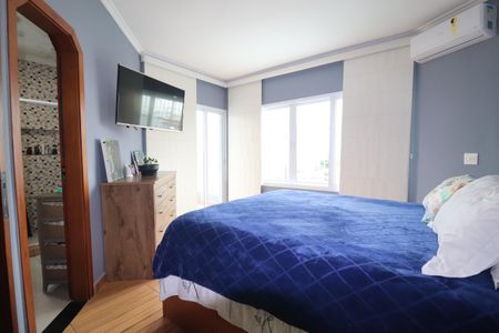 Casa à venda com 244m², 3 quartos e 2 vagasSuíte