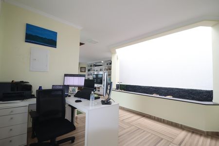 Casa à venda com 244m², 3 quartos e 2 vagasSala 2