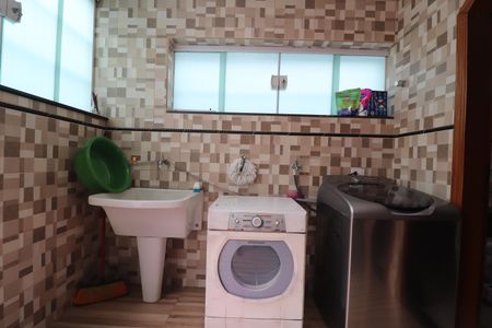 Casa à venda com 244m², 3 quartos e 2 vagasÁrea de Serviço