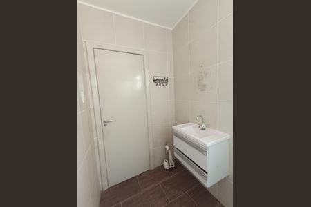 Casa à venda com 90m², 3 quartos e 1 vaga Casa à venda com 90m², 3 quartos e 1 vagaBanheiro