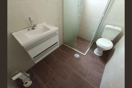 Casa à venda com 90m², 3 quartos e 1 vaga Casa à venda com 90m², 3 quartos e 1 vagaBanheiro