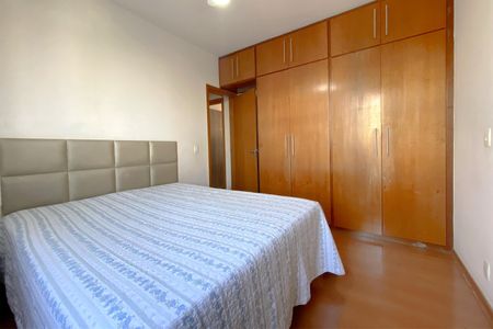 Apartamento à venda com 119m², 3 quartos e 2 vagas Apartamento à venda com 119m², 3 quartos e 2 vagasSuíte