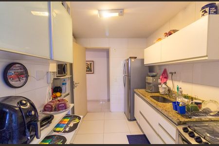 Apartamento à venda com 81m², 2 quartos e 2 vagasCozinha