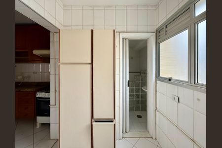 Apartamento à venda com 106m², 3 quartos e 1 vagaÁrea de Serviço