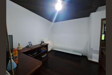 Casa à venda com 4 quartos, 400m² em Badu, Niterói
