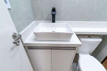 Apartamento à venda com 37m², 2 quartos e sem vaga Apartamento à venda com 37m², 2 quartos e sem vagaBanheiro