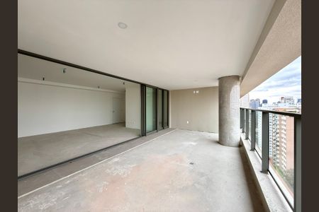 Apartamento à venda com 213m², 4 quartos e 3 vagasVaranda da Sala