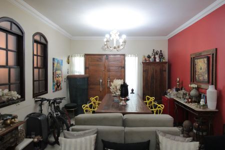 Casa à venda com 375m², 3 quartos e 3 vagasSala de Estar