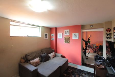 Casa à venda com 375m², 3 quartos e 3 vagasSala de TV