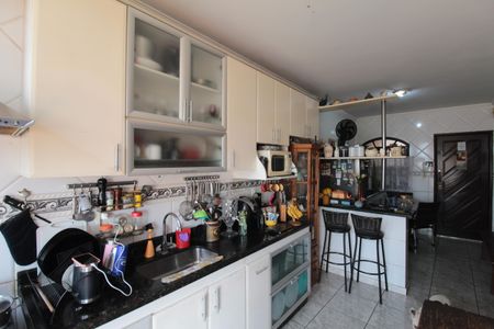 Casa à venda com 375m², 3 quartos e 3 vagasCozinha