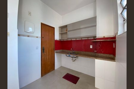 Apartamento para alugar com 75m², 2 quartos e 1 vaga Apartamento para alugar com 75m², 2 quartos e 1 vagaCozinha e Área de Serviço