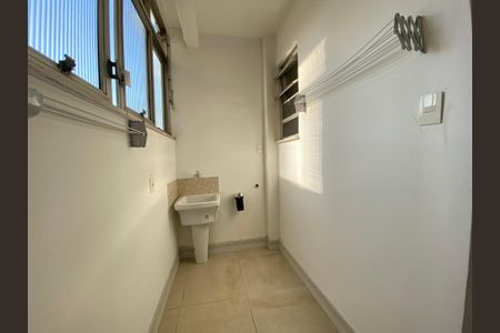 Apartamento para alugar com 75m², 2 quartos e 1 vaga Apartamento para alugar com 75m², 2 quartos e 1 vagaCozinha e Área de Serviço