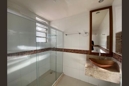 Apartamento para alugar com 75m², 2 quartos e 1 vaga Apartamento para alugar com 75m², 2 quartos e 1 vagaBanheiro da Suíte 1