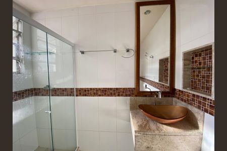 Apartamento para alugar com 75m², 2 quartos e 1 vaga Apartamento para alugar com 75m², 2 quartos e 1 vagaBanheiro da Suíte 1