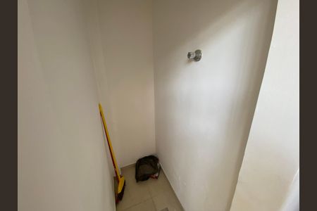 Apartamento para alugar com 75m², 2 quartos e 1 vaga Apartamento para alugar com 75m², 2 quartos e 1 vagaCozinha e Área de Serviço