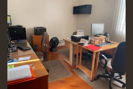 Casa à venda com 200m², 4 quartos e 3 vagas