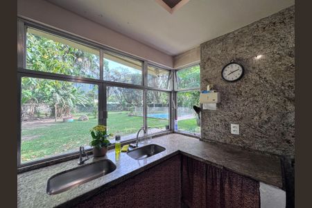 Casa à venda com 360m², 4 quartos e 3 vagas Casa à venda com 360m², 4 quartos e 3 vagasCozinha