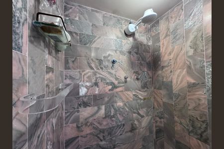 Casa à venda com 360m², 4 quartos e 3 vagas Casa à venda com 360m², 4 quartos e 3 vagasBanheiro Social