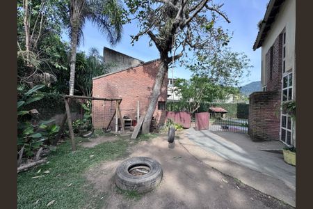 Casa à venda com 360m², 4 quartos e 3 vagas Casa à venda com 360m², 4 quartos e 3 vagasÁrea externa