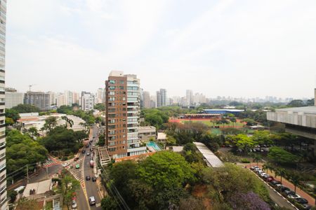Apartamento à venda com 244m², 3 quartos e 3 vagas Apartamento à venda com 244m², 3 quartos e 3 vagasVista
