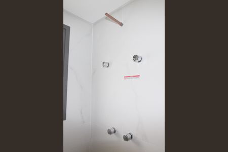 Apartamento à venda com 244m², 3 quartos e 3 vagas Apartamento à venda com 244m², 3 quartos e 3 vagasBanheiro da Suíte 1
