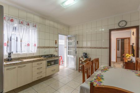 Casa à venda com 150m², 2 quartos e 2 vagas Casa à venda com 150m², 2 quartos e 2 vagasCozinha