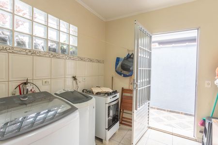 Casa à venda com 150m², 2 quartos e 2 vagas Casa à venda com 150m², 2 quartos e 2 vagasLavanderia