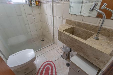 Casa à venda com 150m², 2 quartos e 2 vagas Casa à venda com 150m², 2 quartos e 2 vagasBanheiro