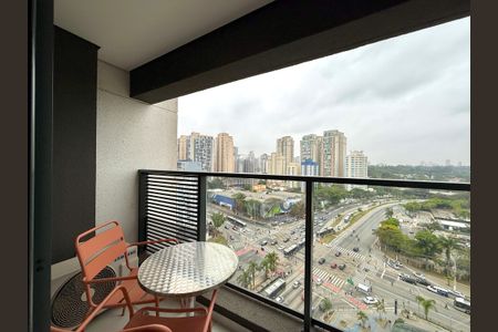 Studio para alugar com 25m², 1 quarto e sem vaga Studio para alugar com 25m², 1 quarto e sem vagaSacada