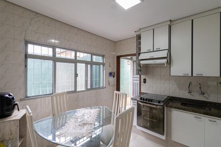 Casa à venda com 150m², 3 quartos e 2 vagas Casa à venda com 150m², 3 quartos e 2 vagasCasa 1 - Cozinha