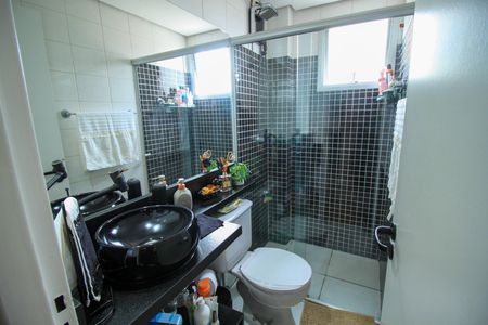 Apartamento à venda com 50m², 2 quartos e 1 vaga Apartamento à venda com 50m², 2 quartos e 1 vagaBanheiro