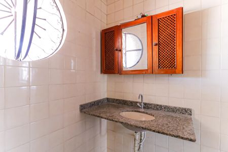 Casa à venda com 98m², 3 quartos e 1 vaga Casa à venda com 98m², 3 quartos e 1 vagaBanheiro