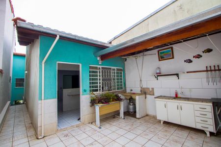 Casa para alugar com 100m², 2 quartos e 2 vagasÁrea de serviço/Quintal