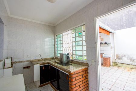 Casa para alugar com 100m², 2 quartos e 2 vagasCozinha