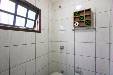 Casa para alugar com 100m², 2 quartos e 2 vagasBanheiro social