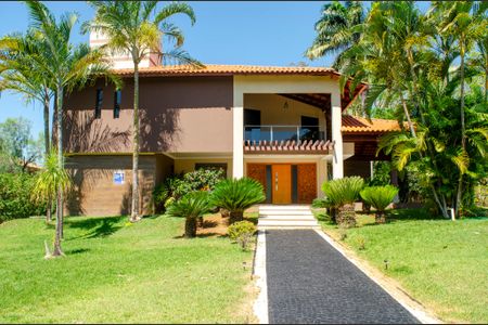 Casa de condomínio para alugar com 1200m², 6 quartos e 3 vagas Casa de condomínio para alugar com 1200m², 6 quartos e 3 vagasFachada