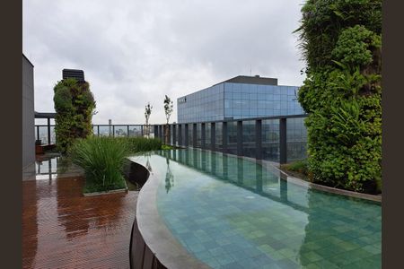 Studio para alugar com 30m², 1 quarto e 1 vaga Studio para alugar com 30m², 1 quarto e 1 vagaÁrea Comum - Piscina