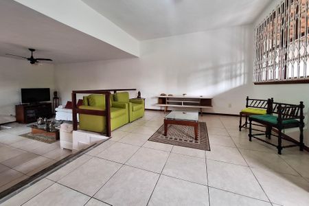 Sala de casa para alugar com 5 quartos, 295m² em Mata Paca, Niterói