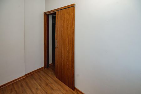 Quarto 2 de apartamento para alugar com 3 quartos, 69m² em Nova Cachoeirinha, Belo Horizonte