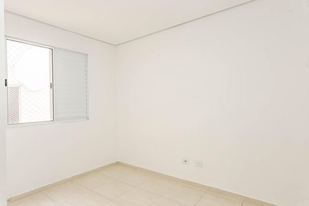 Quarto 1 de casa para alugar com 2 quartos, 70m² em Jardim Santa Emilia, São Paulo